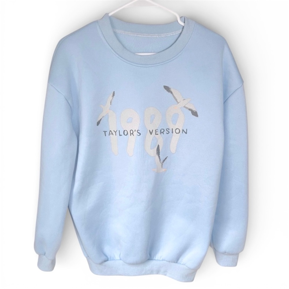Taylor Swift 1989 Sweatshirt Pullover Size Small Relaxed Super Soft Fleece